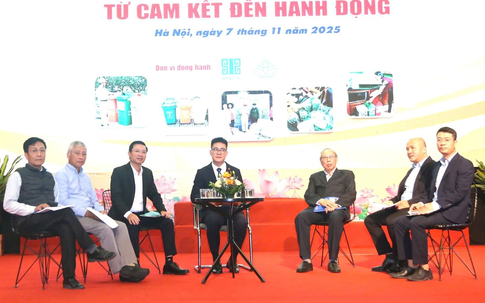 Các khách mời tham dự buổi Tọa đàm