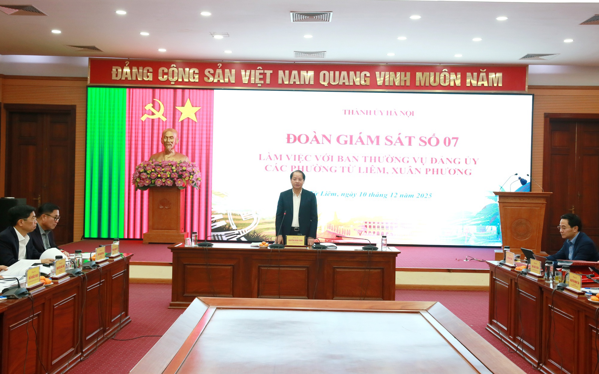 Trưởng Ban Tuyên giáo và Dân vận Thành ủy Nguyễn Doãn Toản phát biểu tại buổi làm việc