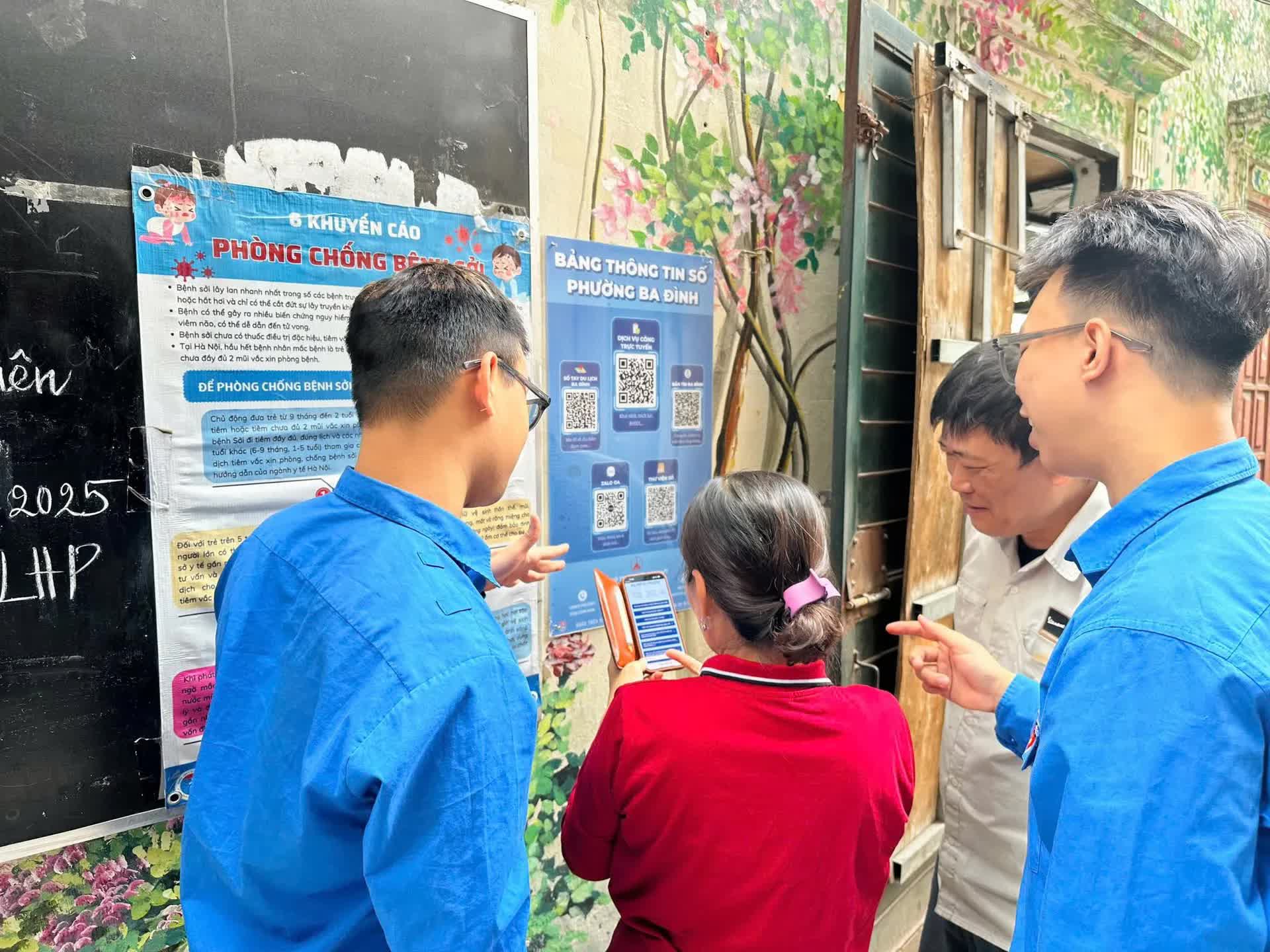 Triển khai 60 “Bảng tin số” tại phường Ba Đình- Ảnh 1.