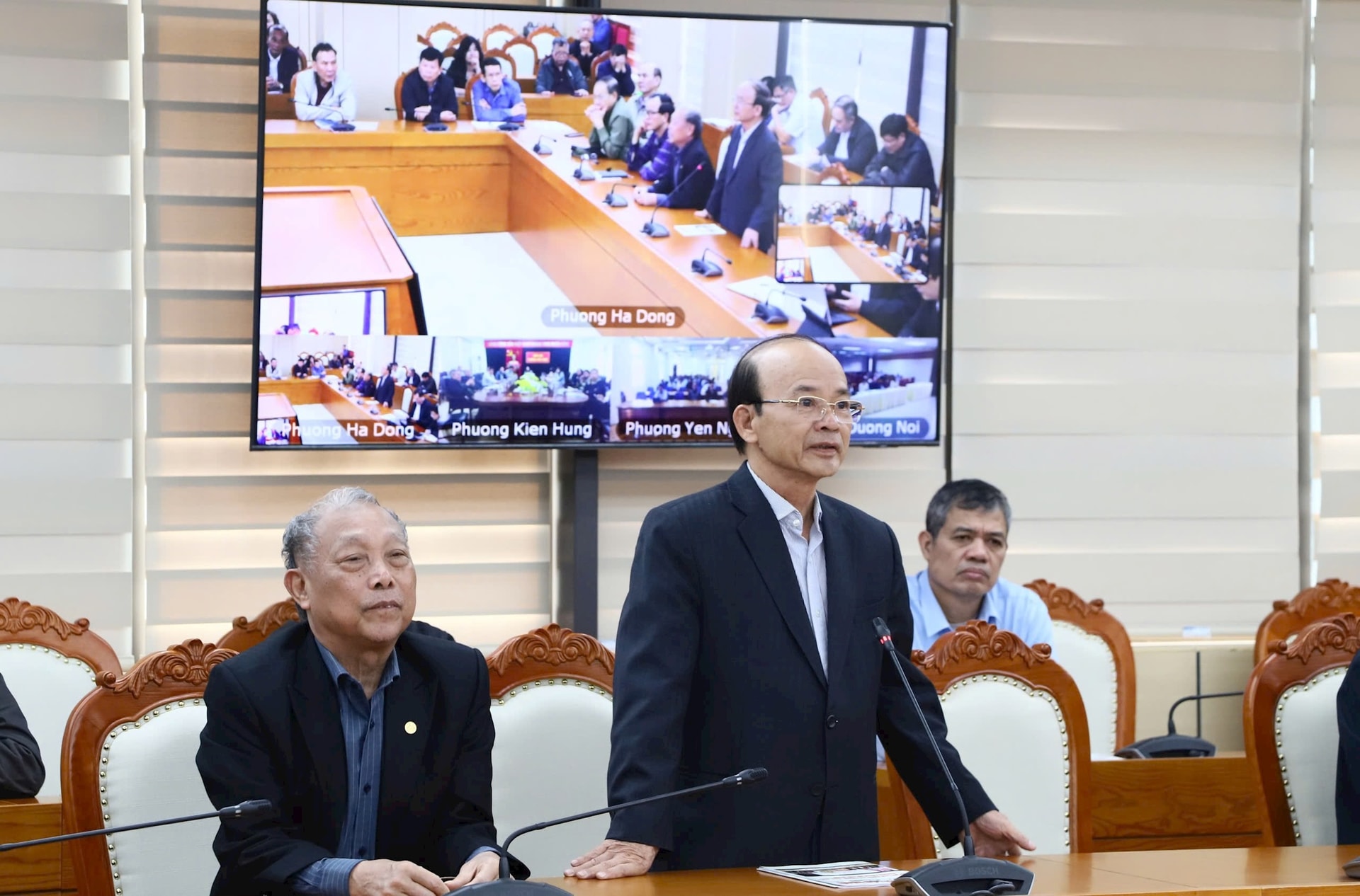 Cử tri kiến nghị xem xét cho các hộ gia đình không đủ điều kiện đền bù được thuê, mua nhà ở xã hội- Ảnh 3.