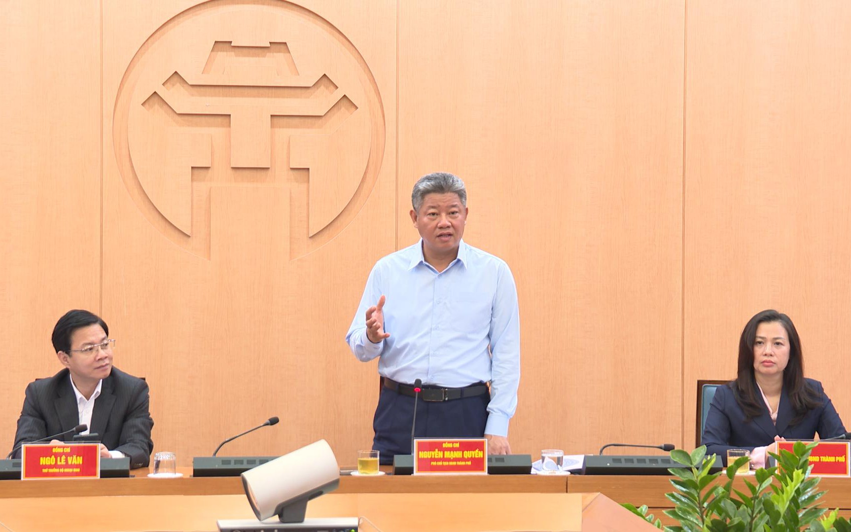 Phó Chủ tịch UBND Thành phố Nguyễn Mạnh Quyền phát biểu tại buổi làm việc