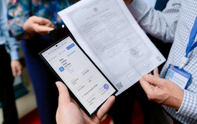 Phường Việt Hưng tăng tốc cải cách hành chính – đột phá với Kiosk thông minh – hỗ trợ thực hiện dịch vụ công trực tuyến “Vì dân phục vụ”- Ảnh 4.