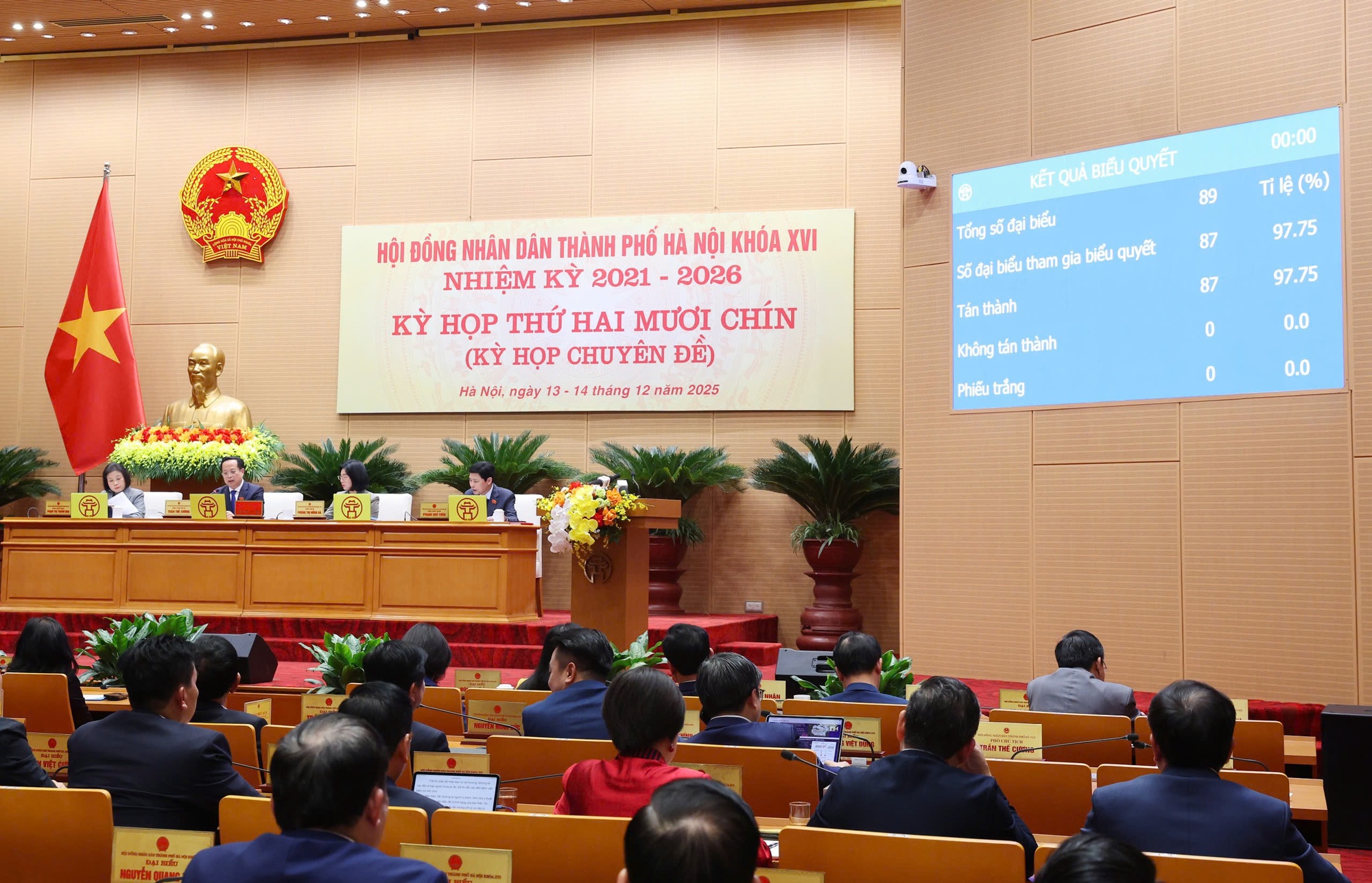 anh-13-12-10-1765617896380859377340.jpg