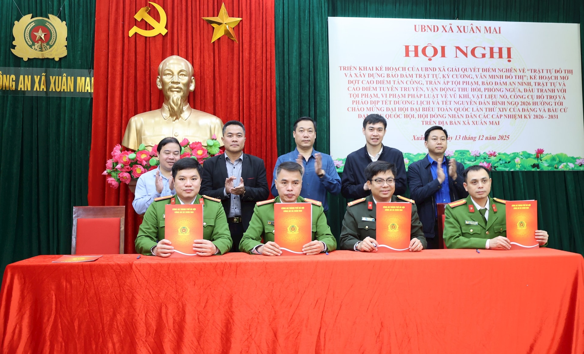 ឃុំសួនម៉ៃអនុវត្តផែនការមួយដើម្បីដោះស្រាយបញ្ហាកកស្ទះតាមលំដាប់លំដោយនៃទីក្រុង - រូបថតទី 1។ Xã Xuân Mai triển khai kế hoạch giải quyết điểm nghẽn về trật tự đô thị- Ảnh 1.