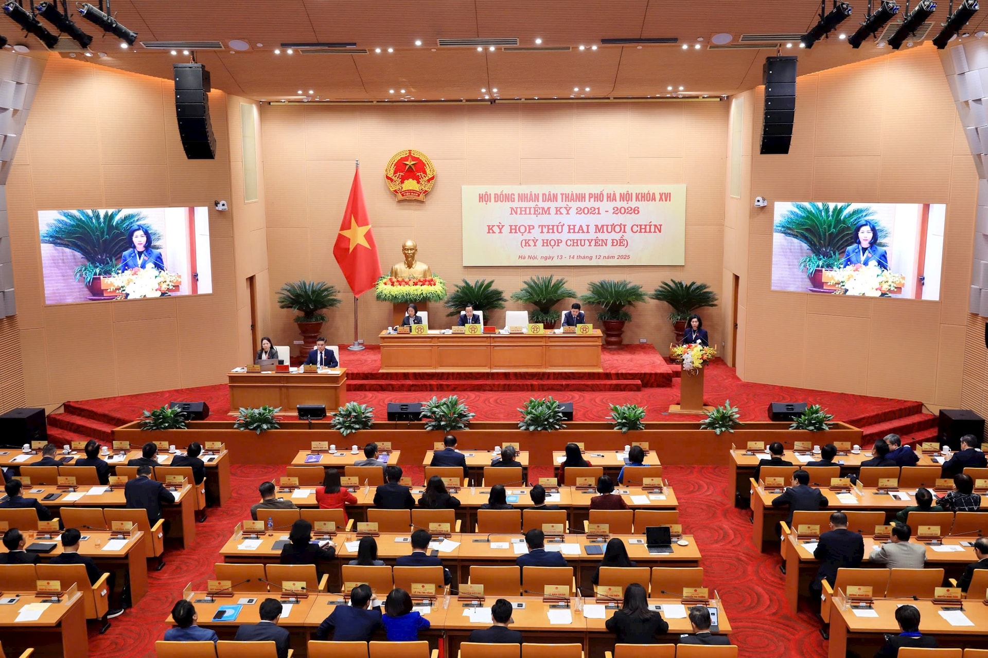 Bế mạc kỳ họp thứ hai mươi chín, HĐND thành phố Hà Nội khóa XVI