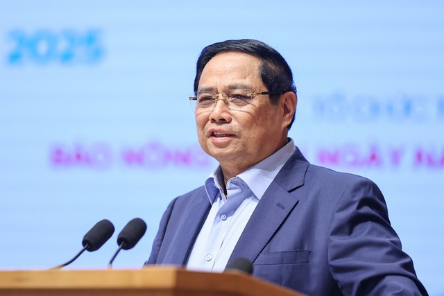 Prime Minister holds 2025 dialogue with farmers on technology innovation and digital transformation- Ảnh 3.