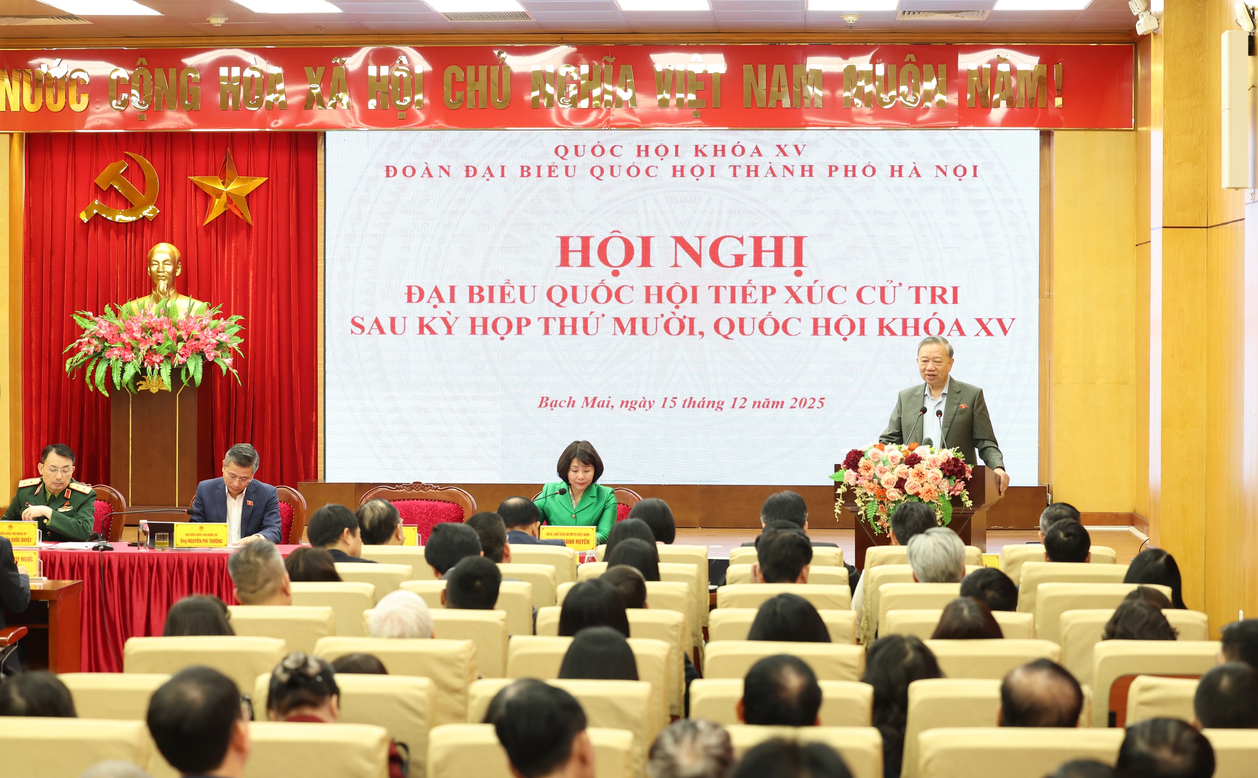 Tổng Bí thư Tô Lâm tiếp xúc cử tri thành phố Hà Nội sau kỳ họp thứ 10 Quốc hội khóa XV