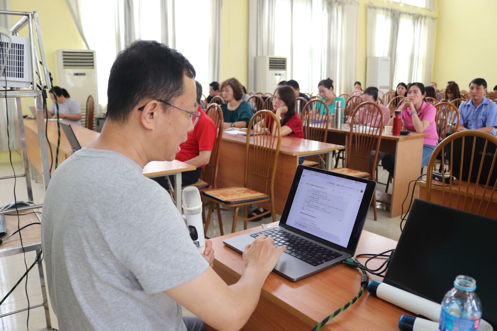 “Chữ ký số” - Chìa khóa chuyển đổi số tại Trường Cao đẳng Cộng đồng Hà Nội- Ảnh 1.