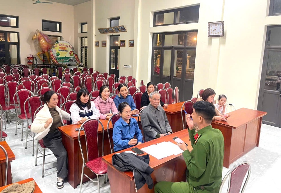 Khẩn trương, chính xác trong công tác làm sạch dữ liệu phương tiện tại xã Quảng Oai- Ảnh 1.