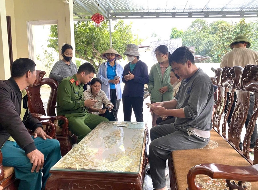 Khẩn trương, chính xác trong công tác làm sạch dữ liệu phương tiện tại xã Quảng Oai- Ảnh 2.