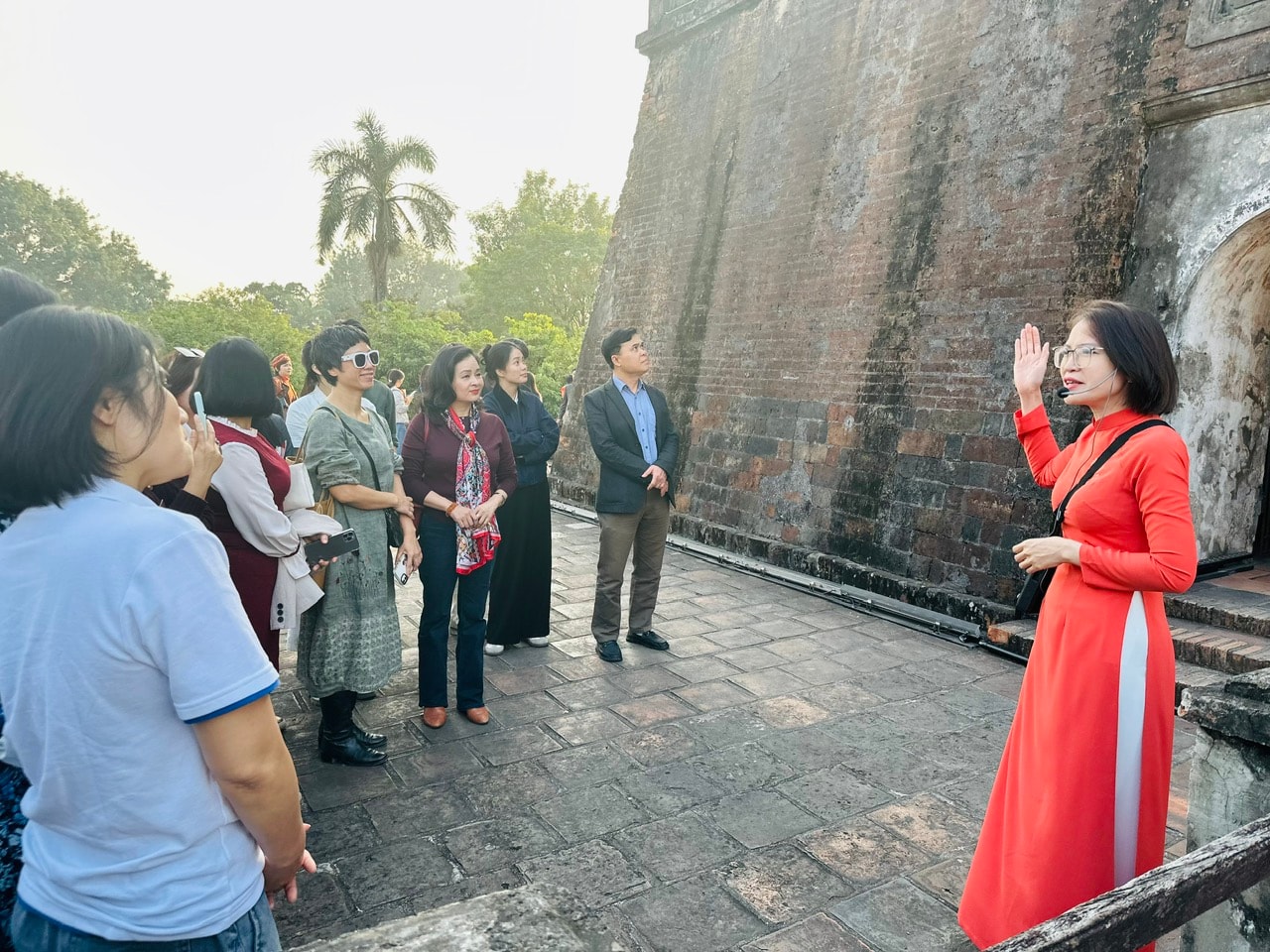 Khai mạc tour trải nghiệm “Ký ức Cột Cờ”- Ảnh 4.