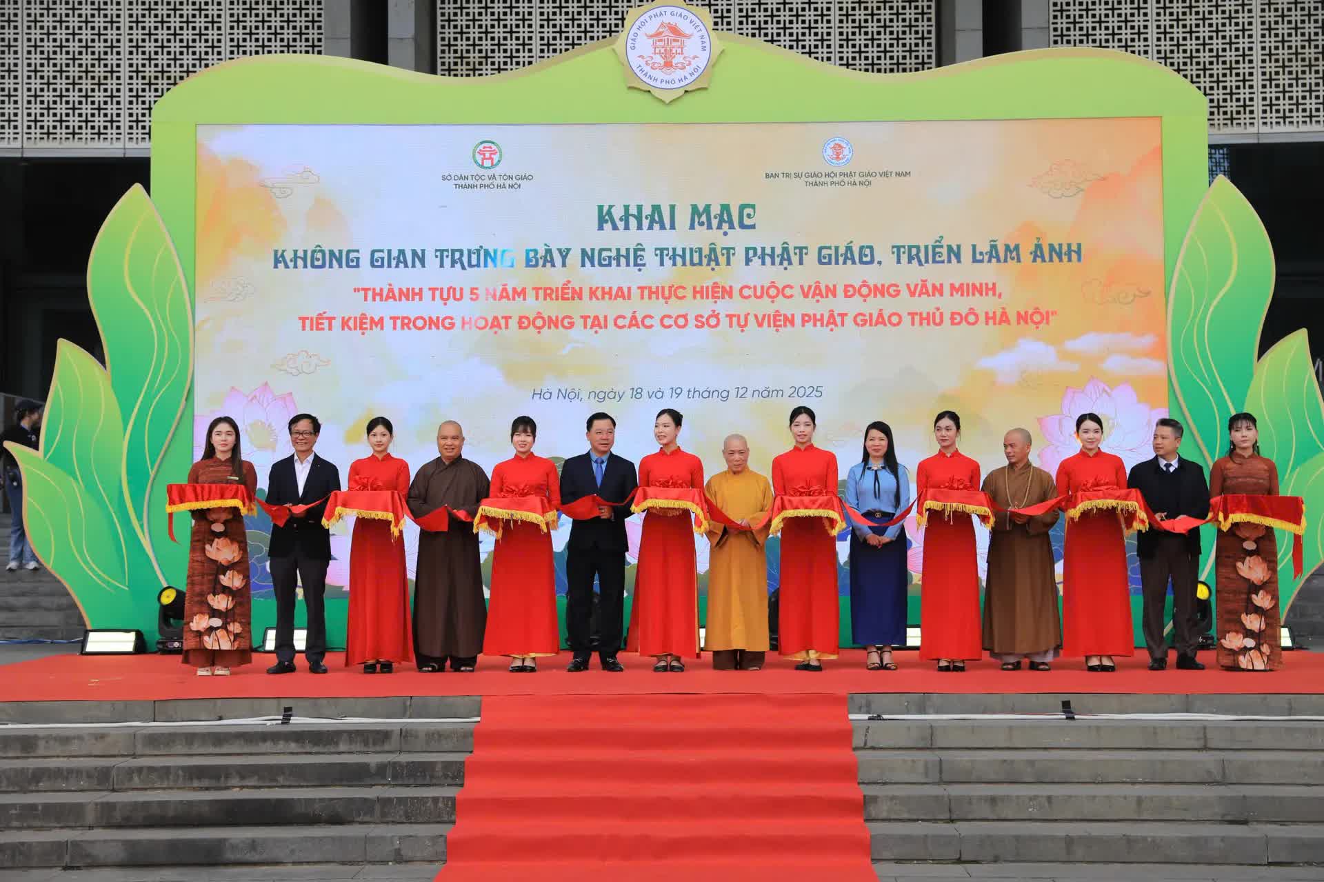 Khai mạc chuỗi hoạt động “Phật giáo đồng hành xây dựng và phát triển Thủ đô văn minh, hiện đại, hạnh phúc”- Ảnh 1.
