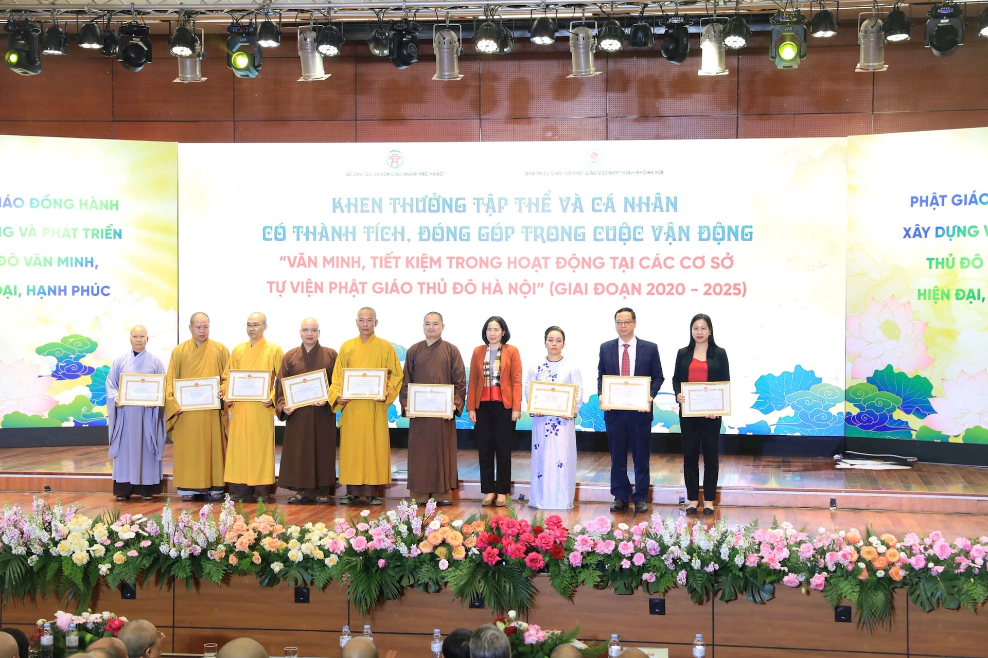 Phật giáo Hà Nội tiếp tục đồng hành, xây dựng Thủ đô văn minh, phát triển, hạnh phúc- Ảnh 3.