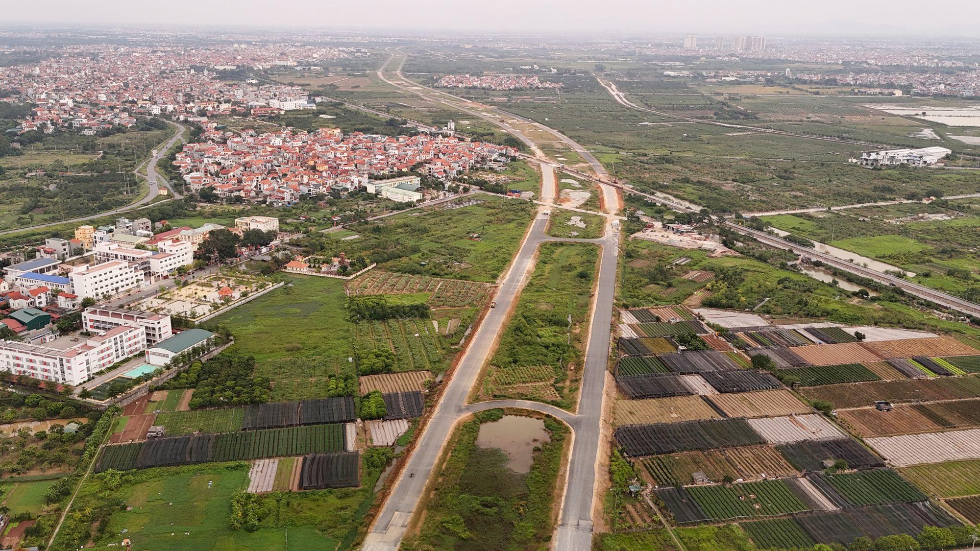 "Đếm ngược ngày về đích" trên công trường dự án Vành đai 4 - Vùng Thủ đô- Ảnh 2.