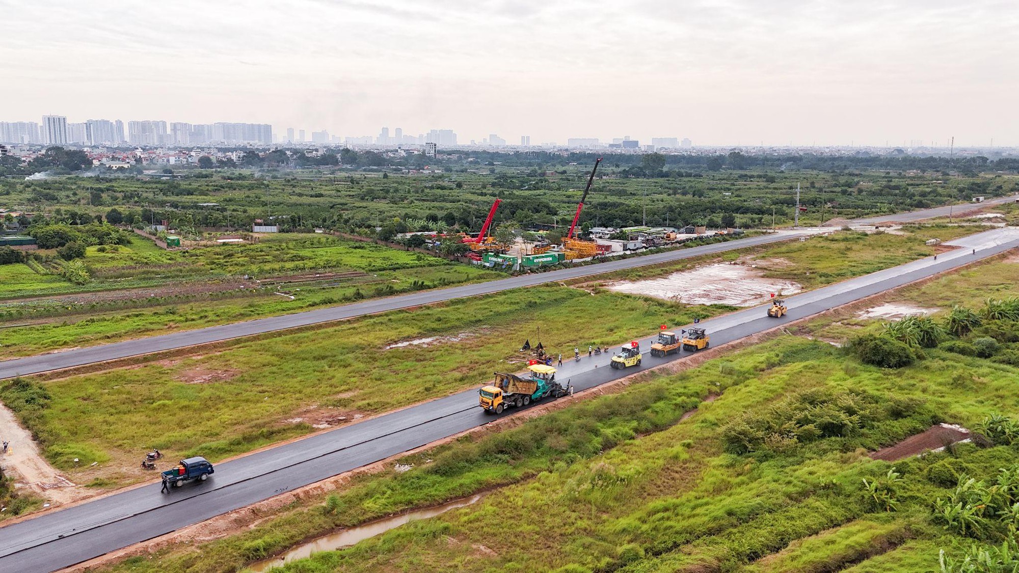 "Đếm ngược ngày về đích" trên công trường dự án Vành đai 4 - Vùng Thủ đô- Ảnh 4.