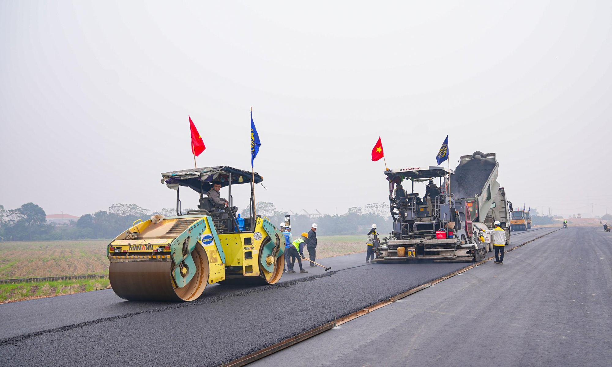 "Đếm ngược ngày về đích" trên công trường dự án Vành đai 4 - Vùng Thủ đô- Ảnh 8.