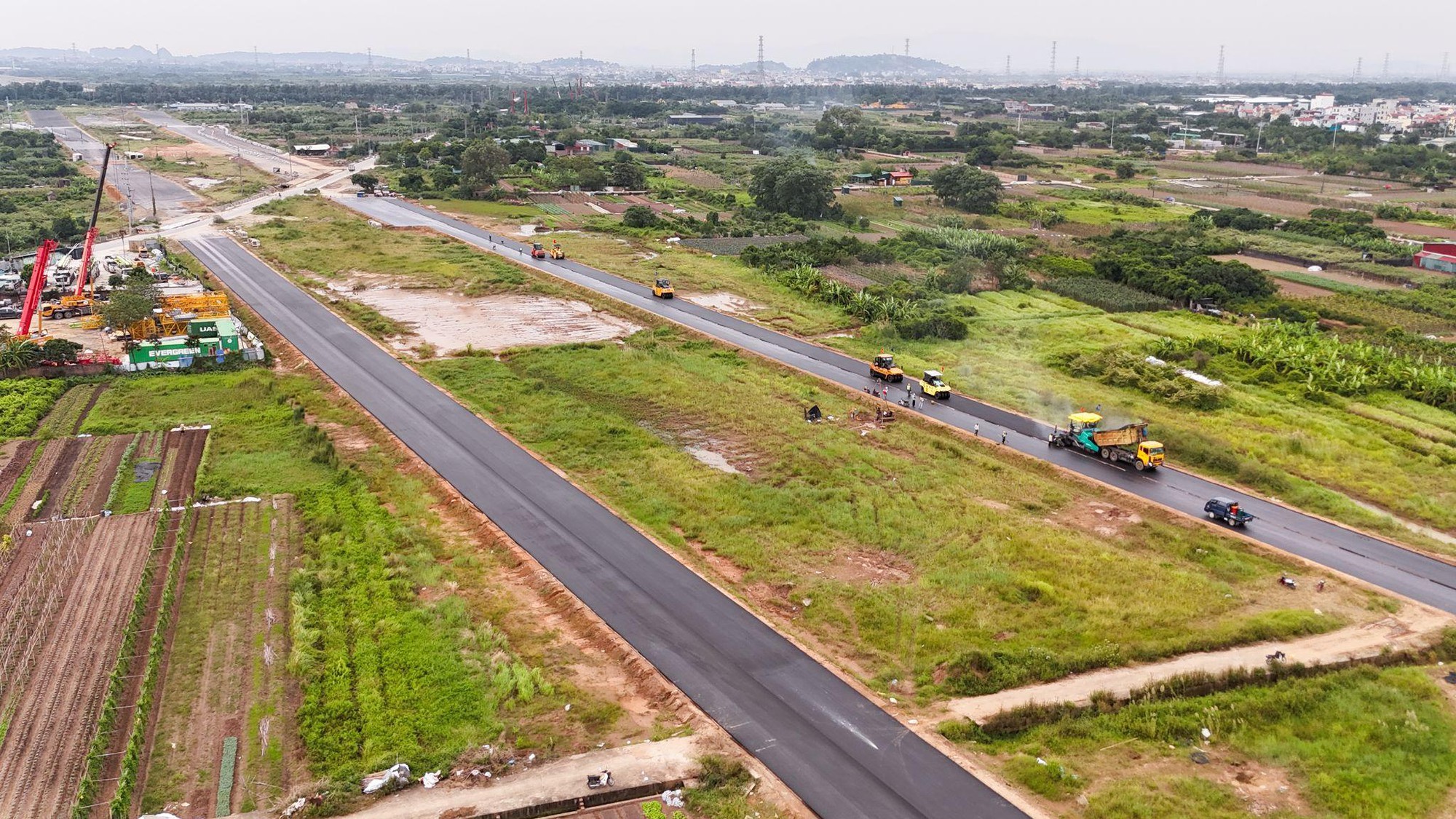 "Đếm ngược ngày về đích" trên công trường dự án Vành đai 4 - Vùng Thủ đô- Ảnh 10.