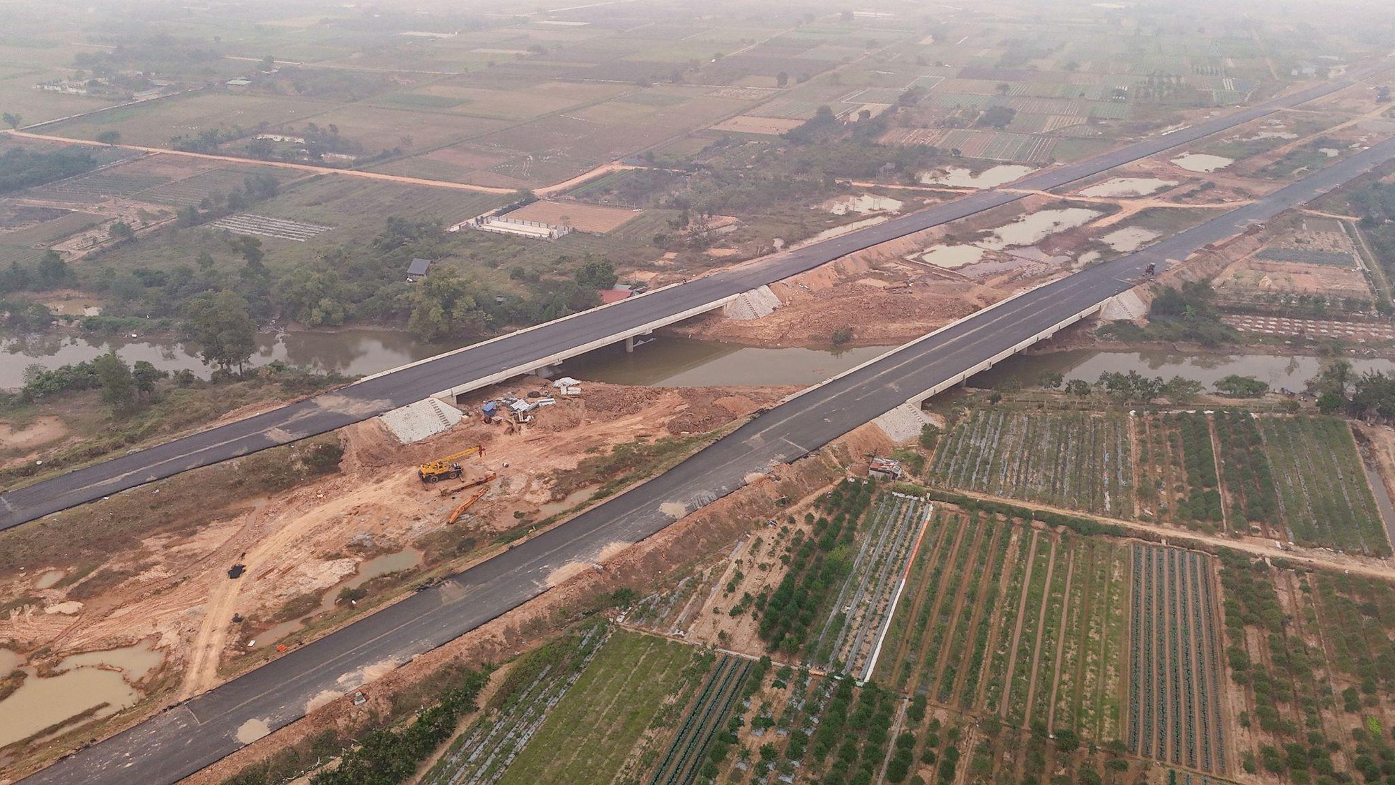 "Đếm ngược ngày về đích" trên công trường dự án Vành đai 4 - Vùng Thủ đô- Ảnh 13.