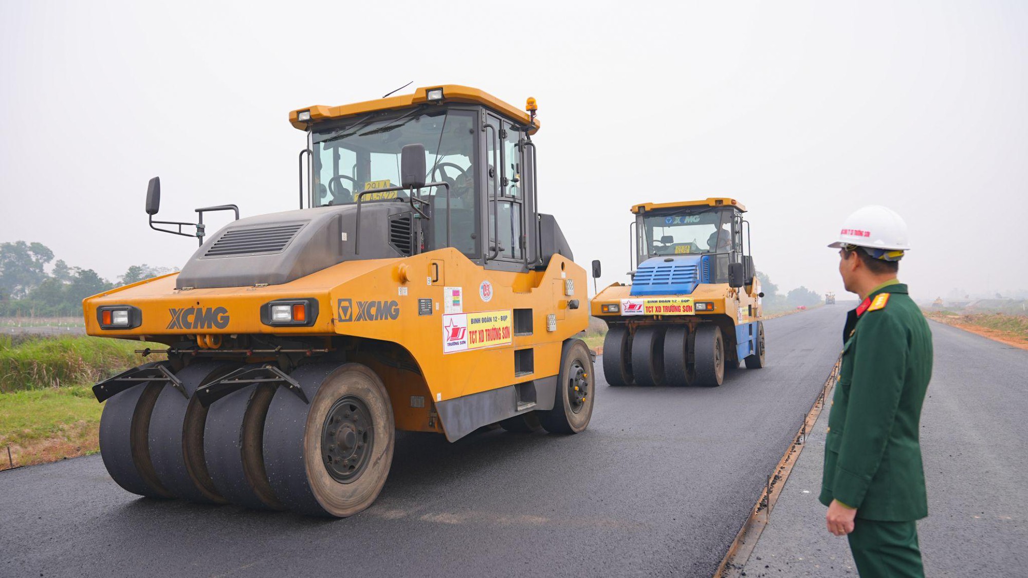 "Đếm ngược ngày về đích" trên công trường dự án Vành đai 4 - Vùng Thủ đô- Ảnh 17.