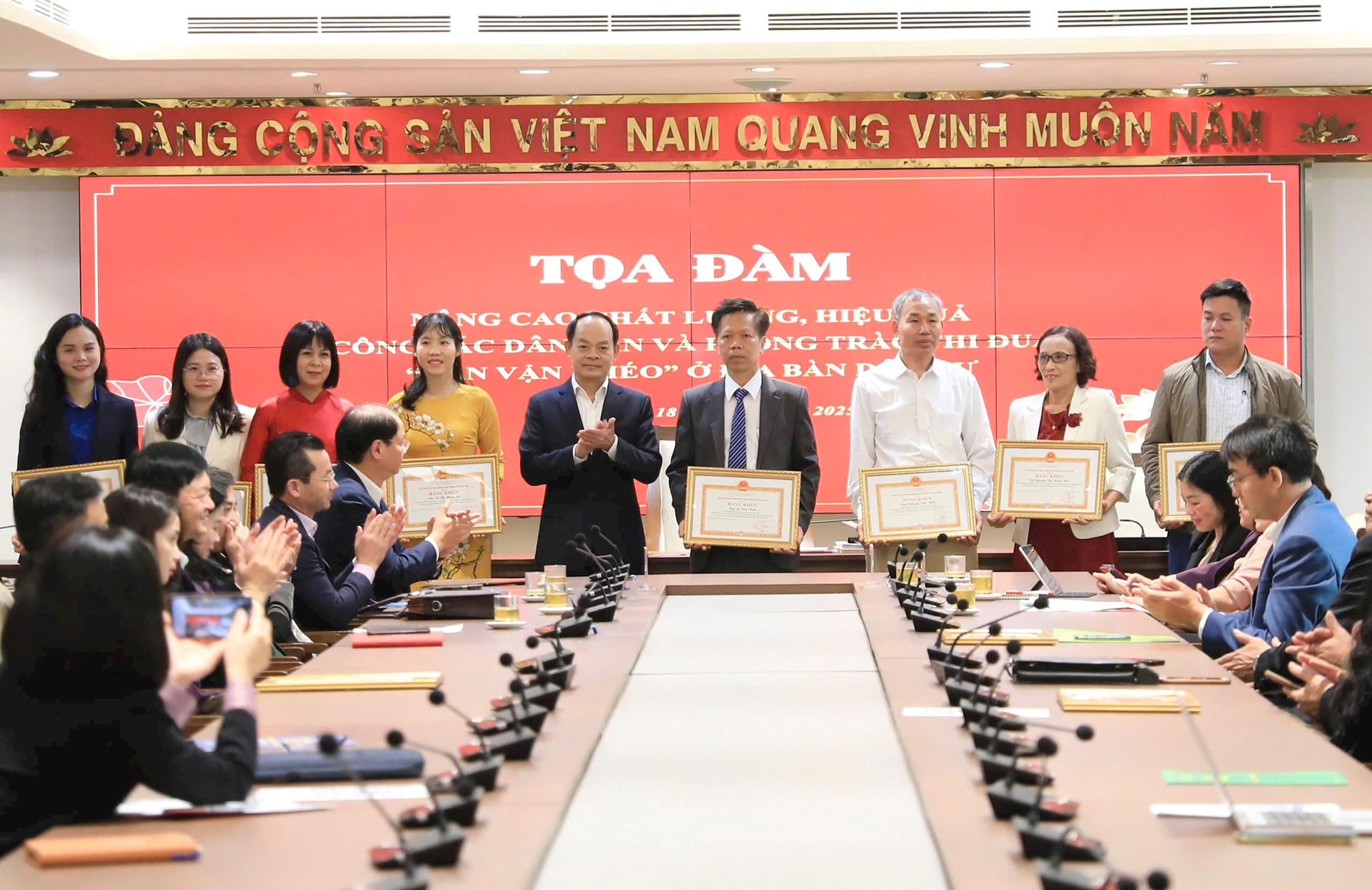 Gắn “Dân vận khéo” với việc giải quyết các vấn đề dân sinh bức xúc- Ảnh 7.