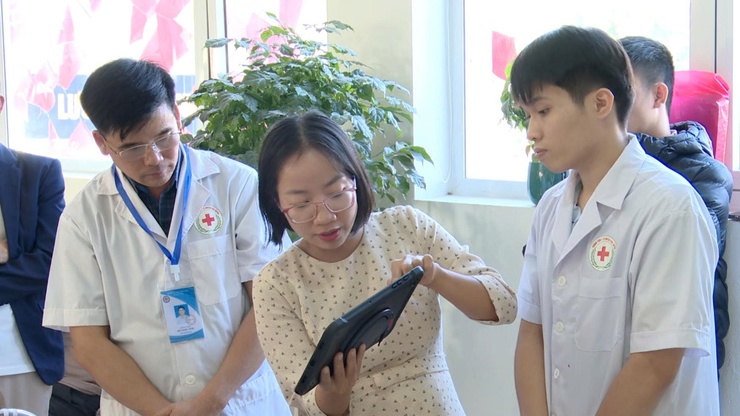 Phượng Dực ứng dụng công nghệ AI trong khám chữa bệnh tại Trạm Y tế xã- Ảnh 1.