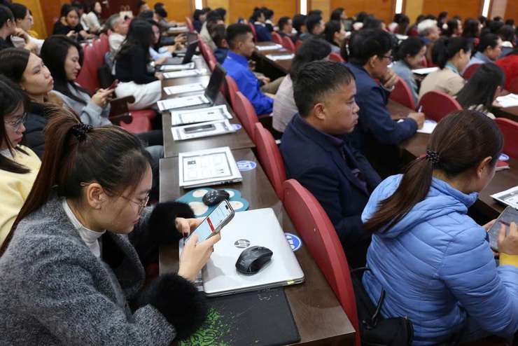 Xã Sóc Sơn triển khai chiến dịch hướng dẫn, hỗ trợ người dân tạo và sử dụng chứng thư chữ ký số công cộng trên ứng dụng VneID- Ảnh 4.