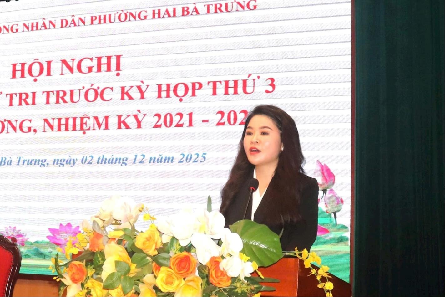 Hai Ba Trung Ward People's Council meets voters before the third session - Photo 2. HĐND phường Hai Bà Trưng tiếp xúc cử tri trước kỳ họp thứ ba- Ảnh 2.