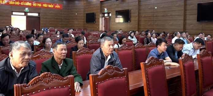 Utbildning i propaganda och spridning av lagar för etniska minoritetsområden - Foto 2. Tập huấn tuyên truyền, phổ biến pháp luật cho vùng đồng bào dân tộc thiểu số- Ảnh 2.