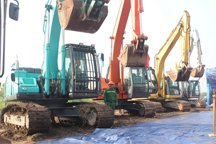 Hanoi breaks ground on metro Line 5 connecting western corridor to city- Ảnh 4.