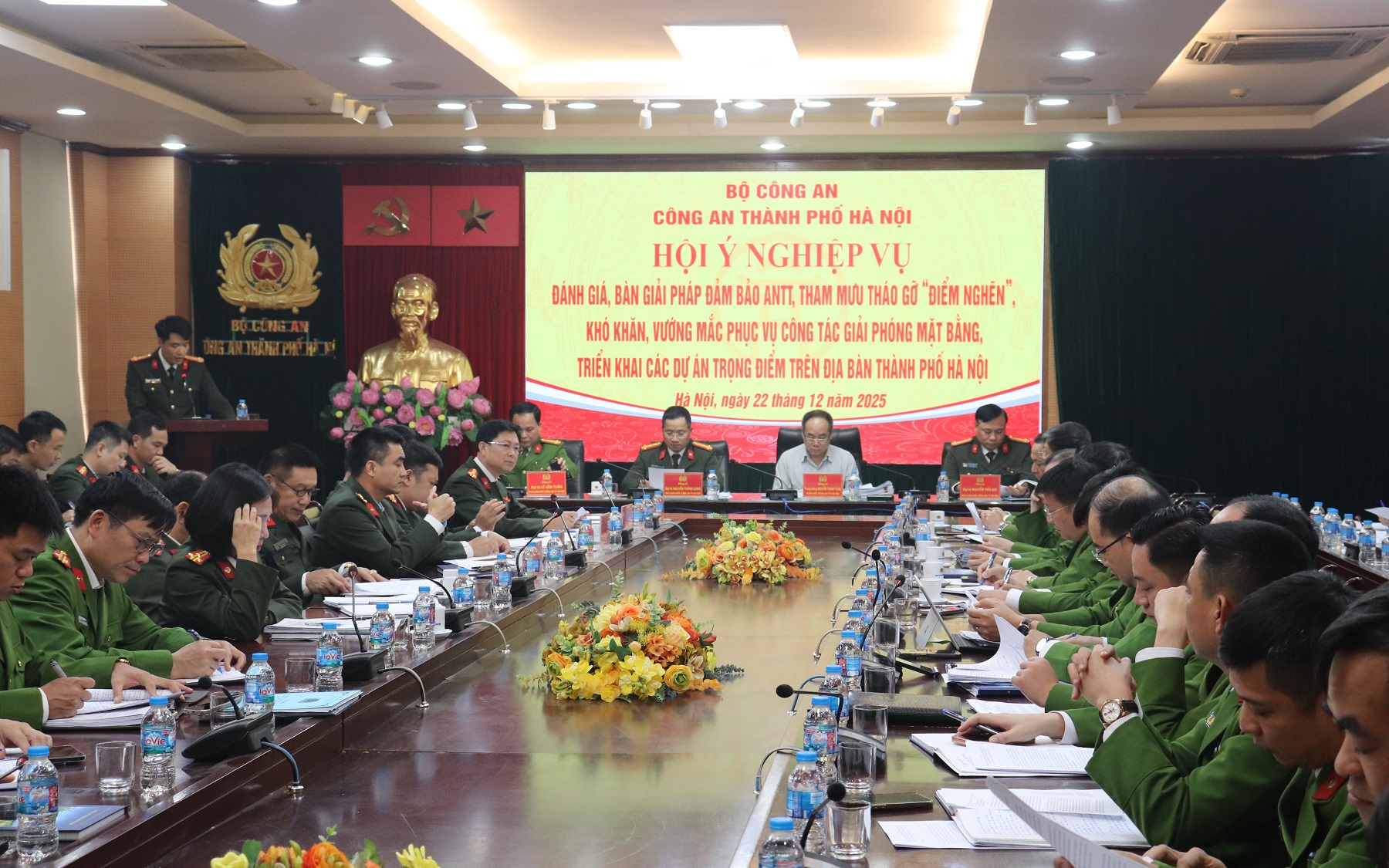 Toàn cảnh Hội nghị