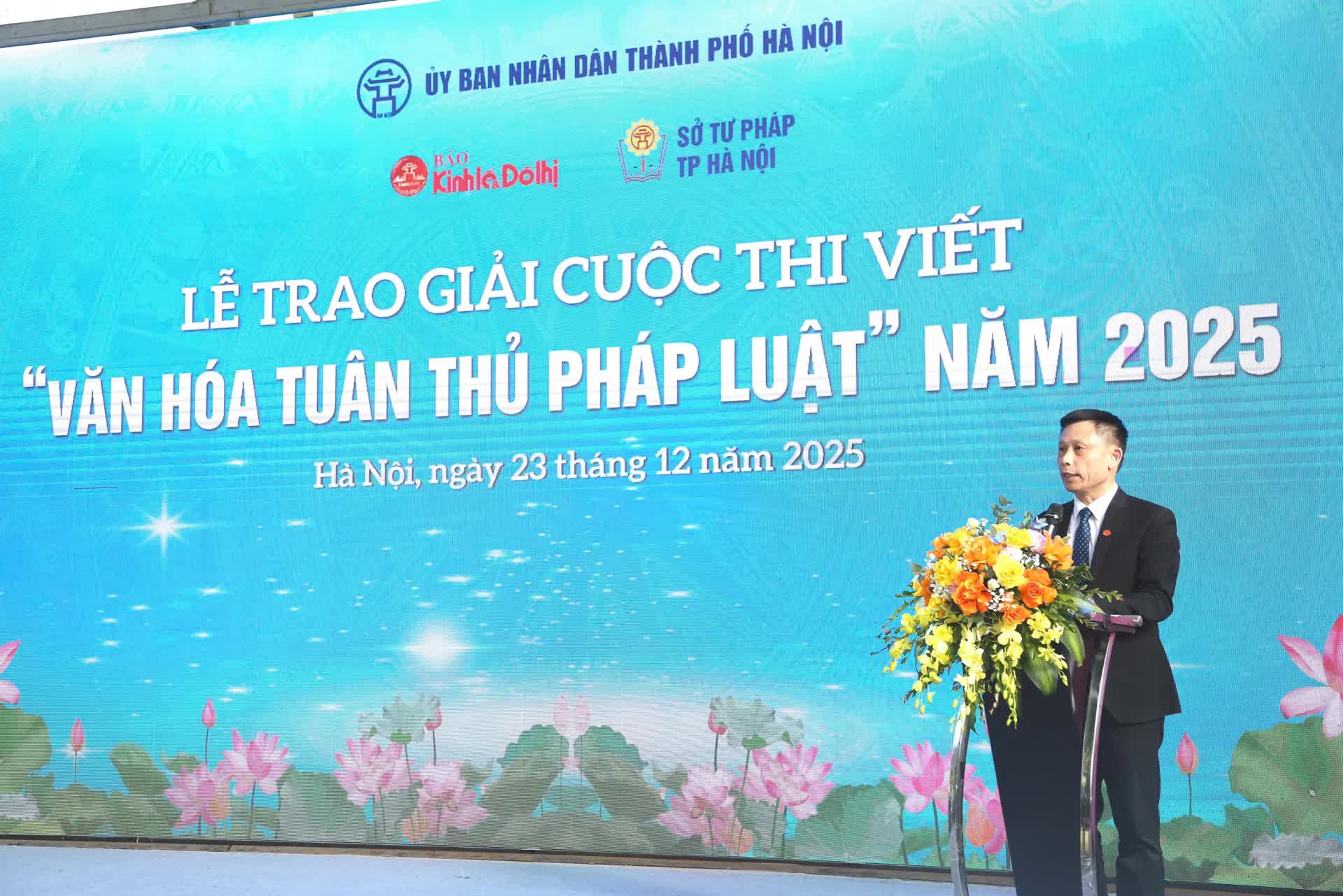 Hà Nội trao giải Cuộc thi viết “Văn hóa tuân thủ pháp luật” năm 2025- Ảnh 3.