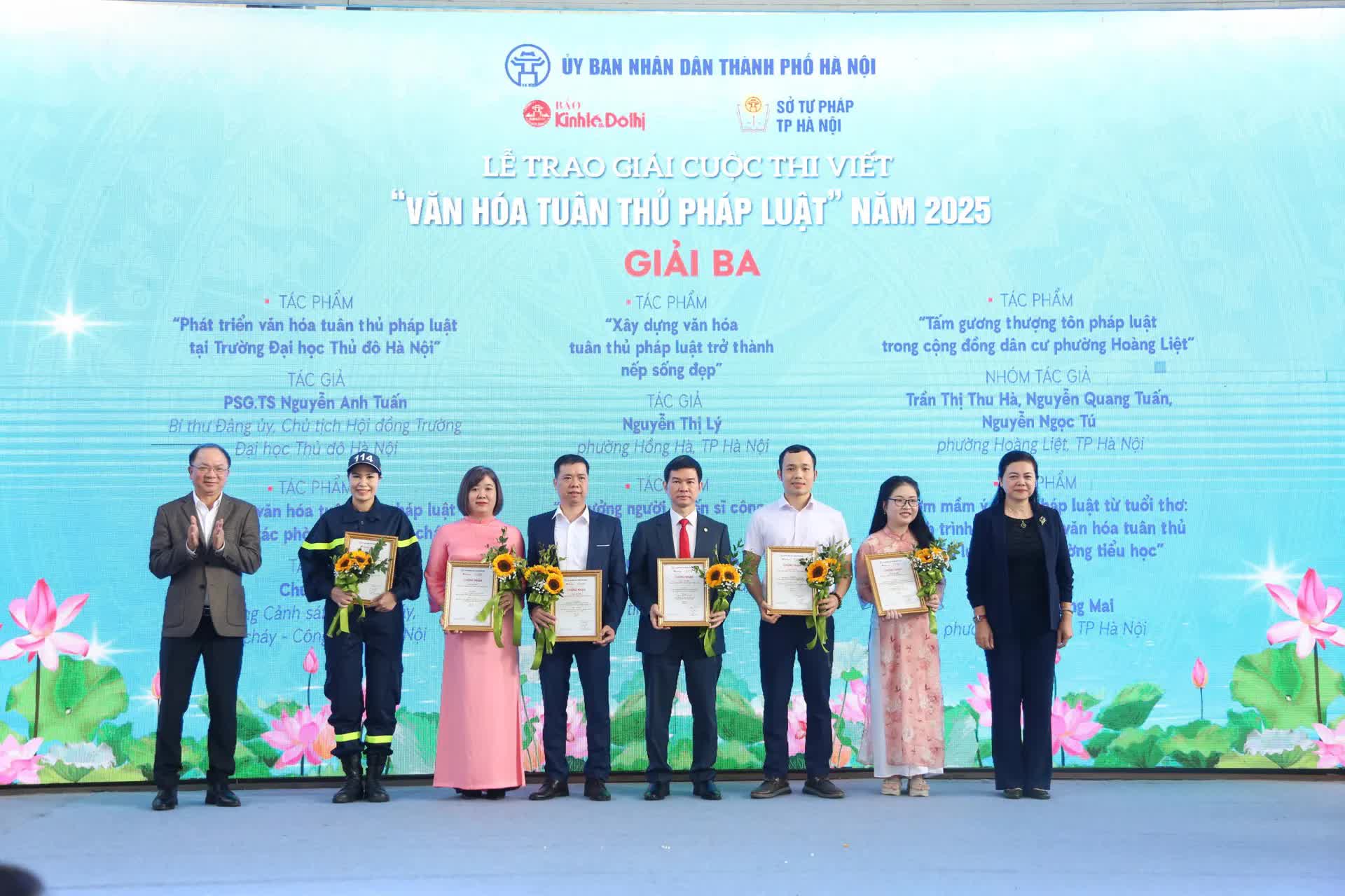 Hà Nội trao giải Cuộc thi viết “Văn hóa tuân thủ pháp luật” năm 2025- Ảnh 7.