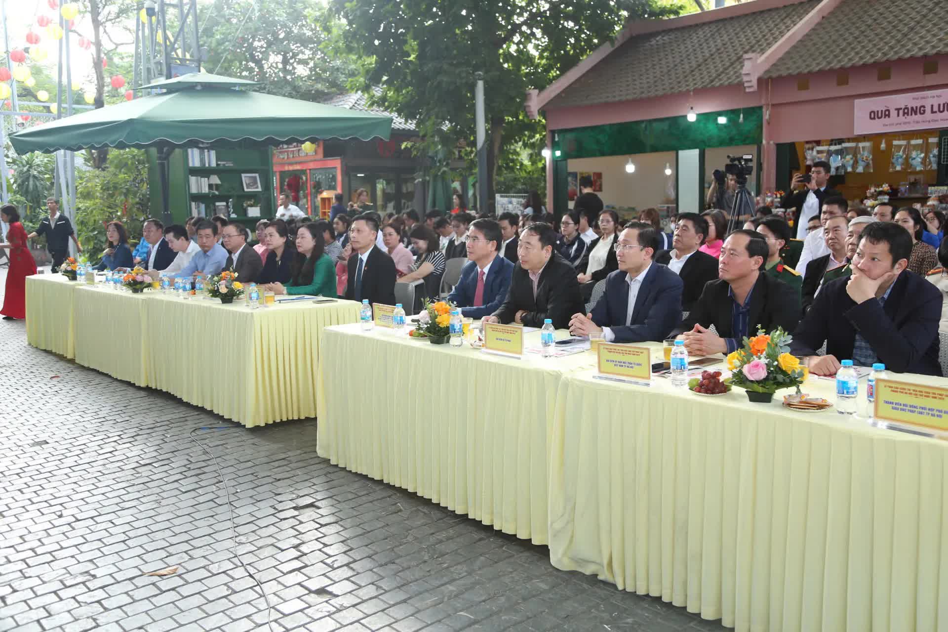 Hà Nội trao giải Cuộc thi viết “Văn hóa tuân thủ pháp luật” năm 2025- Ảnh 1.