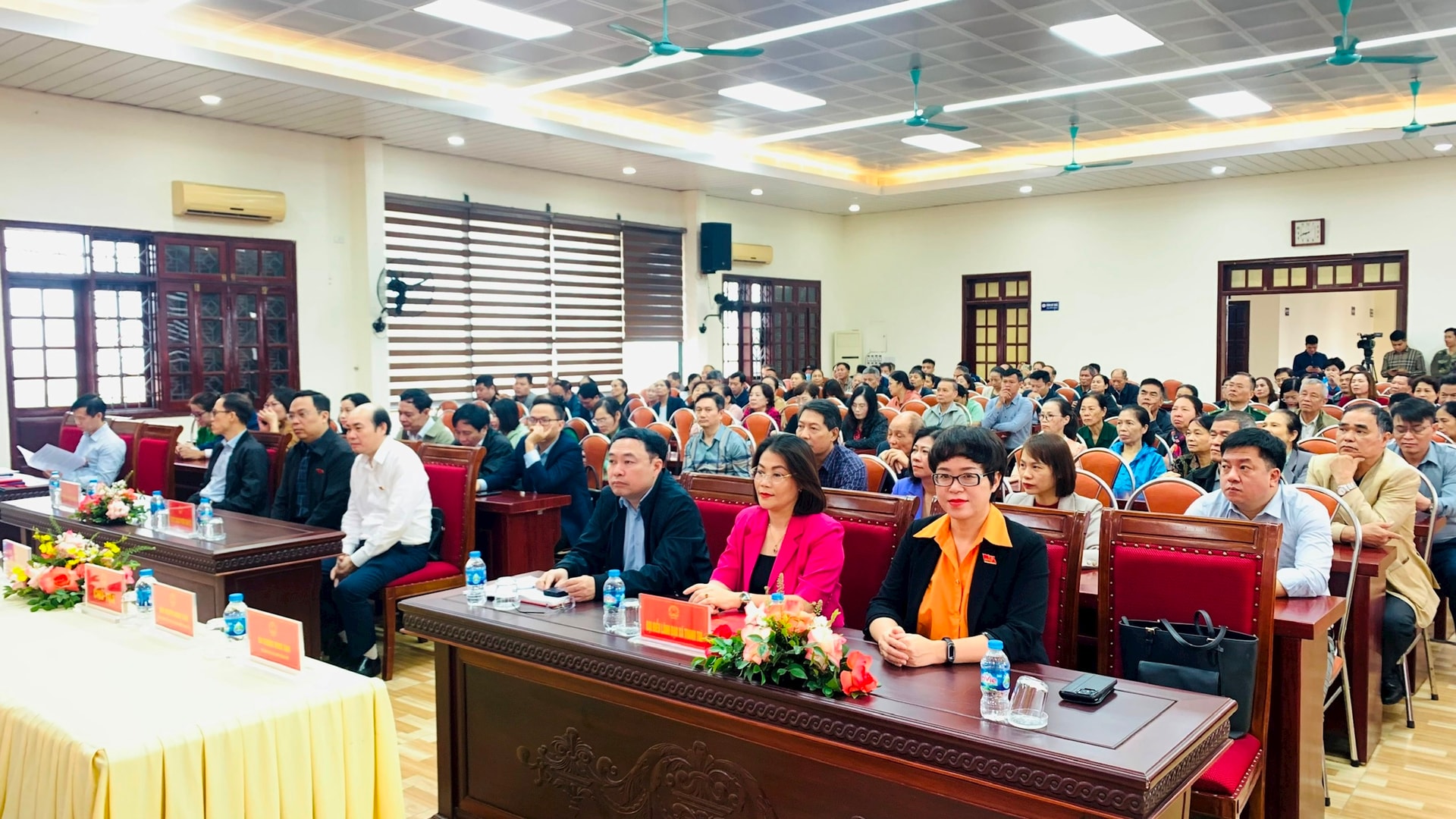 Cử tri kiến nghị giải quyết tình trạng ùn tắc giao thông trên các tuyến đường trọng điểm- Ảnh 1.