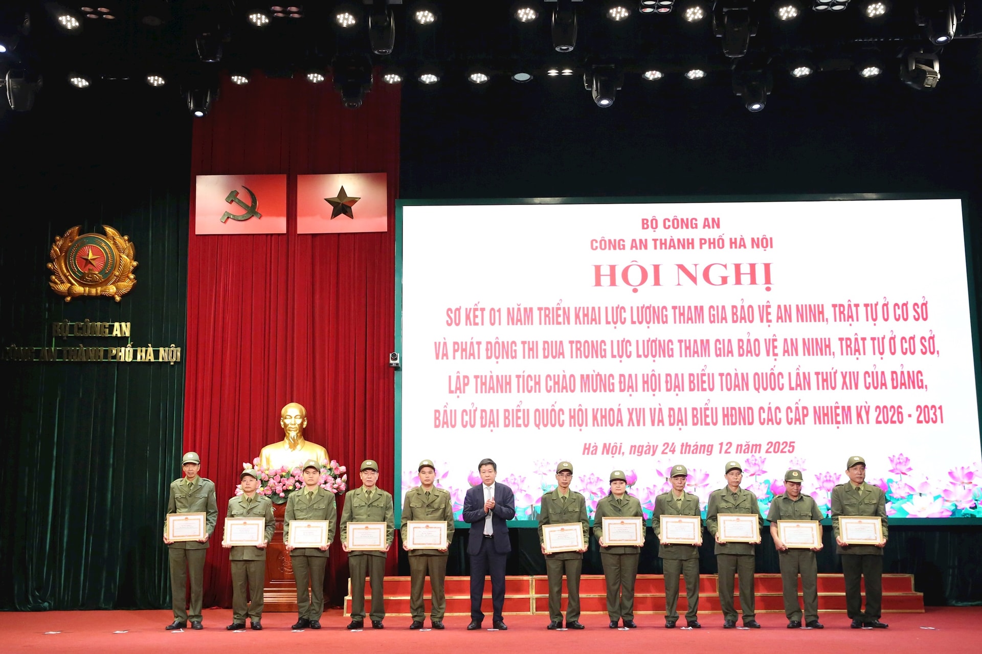 Kịp thời phát hiện, giải quyết hiệu quả các vấn đề phức tạp về an ninh trật tự ngay từ cơ sở- Ảnh 3.