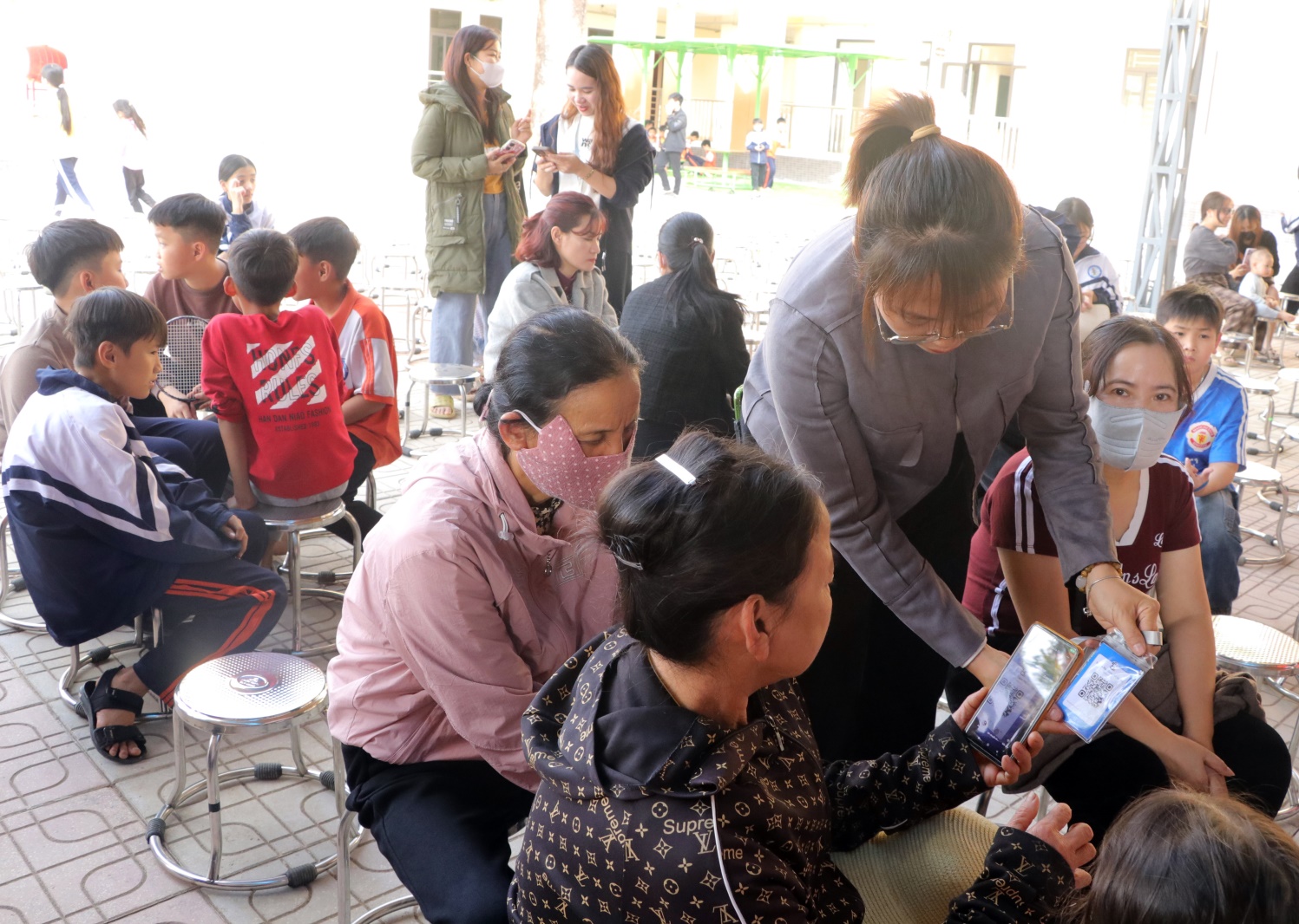 UBND xã Trần Phú thu thập, cập nhật, chỉnh sửa, nhập, tổng hợp thông tin về người lao động gắn với Cơ sở dữ liệu quốc gia về dân cư- Ảnh 2.