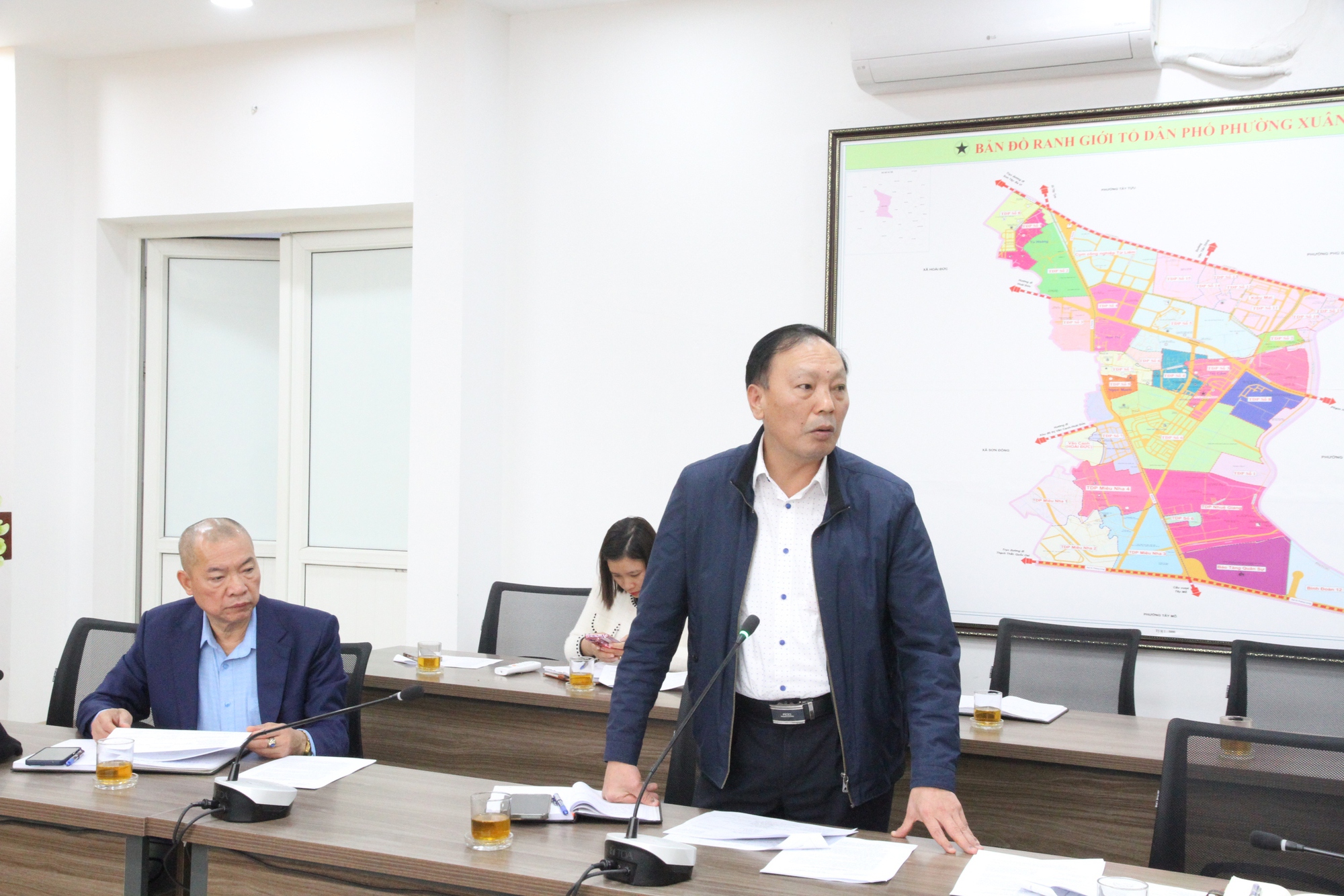 UBND phường Xuân Phương tổ chức Hội nghị khắc phục điểm nghẽn về trật tự đô thị và an toàn thực phẩm trên địa bàn- Ảnh 3.