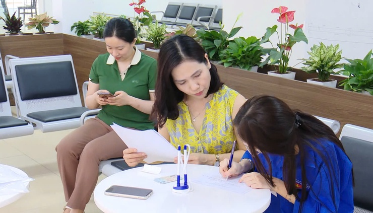 Phường Xuân Phương triển khai cấp chữ ký số cá nhân miễn phí cho người dân- Ảnh 4.