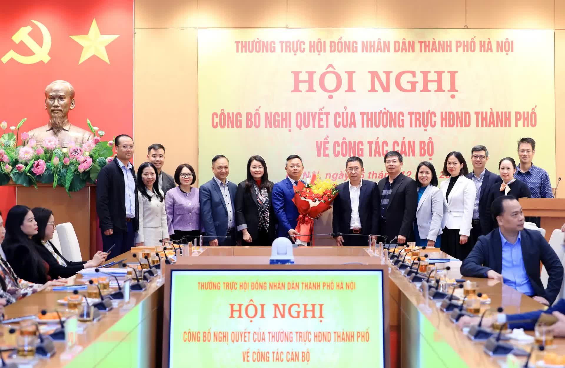 Đồng chí Trần Thanh Hà được bổ nhiệm giữ chức Chánh Văn phòng Đoàn đại biểu Quốc hội và HĐND thành phố Hà Nội- Ảnh 6.