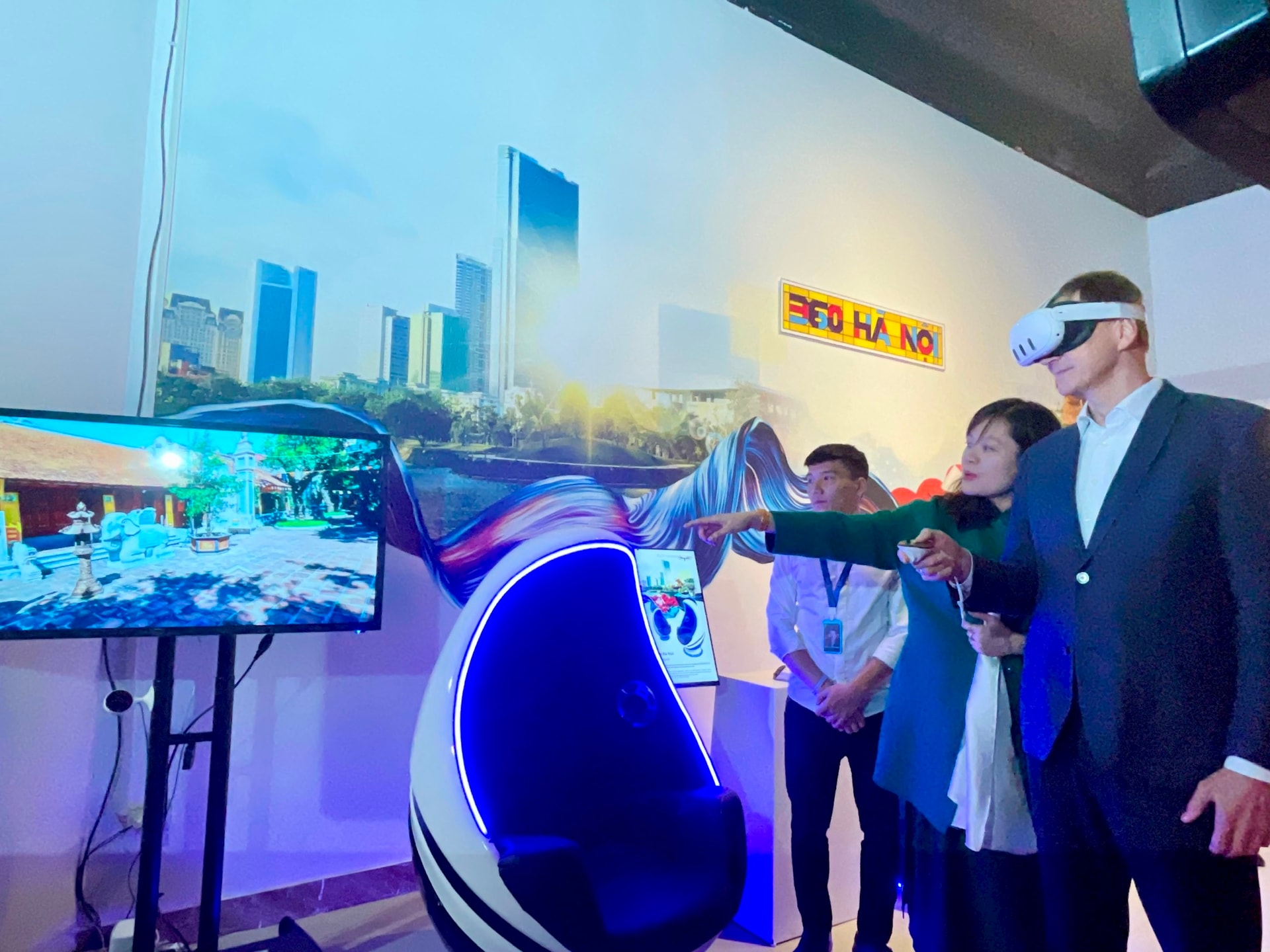 Ra mắt không gian triển lãm số “Hà Nội rạng rỡ - Ánh sáng và Di sản”- Ảnh 6.