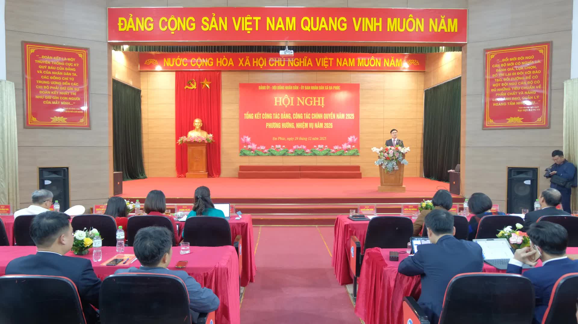 Đa Phúc: Quyết liệt trong điều hành để cán mốc tăng trưởng kinh tế 9,4%- Ảnh 1.