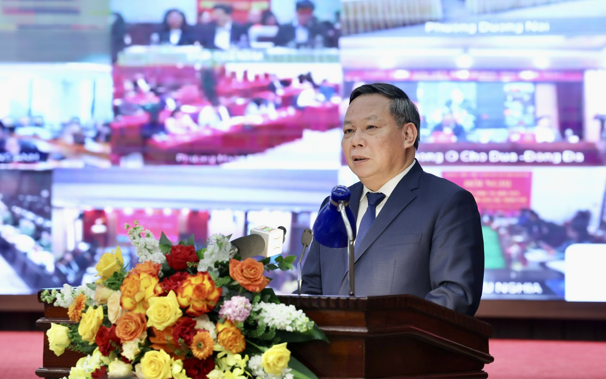 Phó Bí thư Thường trực Thành ủy Nguyễn Văn Phong phát biểu tại Hội nghị