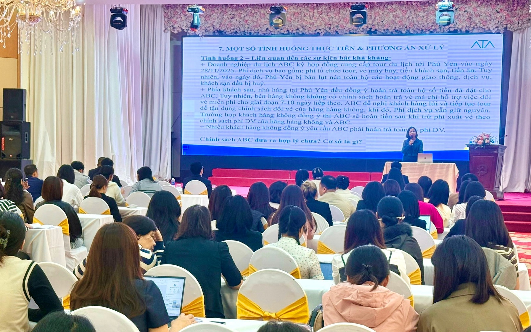 Quang cảnh buổi tập huấn