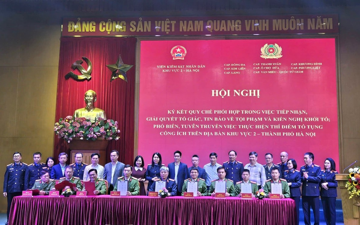 Viện Kiểm sát nhân dân Khu vực 2 và đại diện Công an 8 phường đã thực hiện ký Quy chế phối hợp trong tiếp nhận, giải quyết tin báo, tố giác tội phạm.