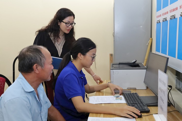 “Bình dân học vụ số” - Cách làm hiệu quả từ cơ sở ở Phú Nghĩa- Ảnh 2.