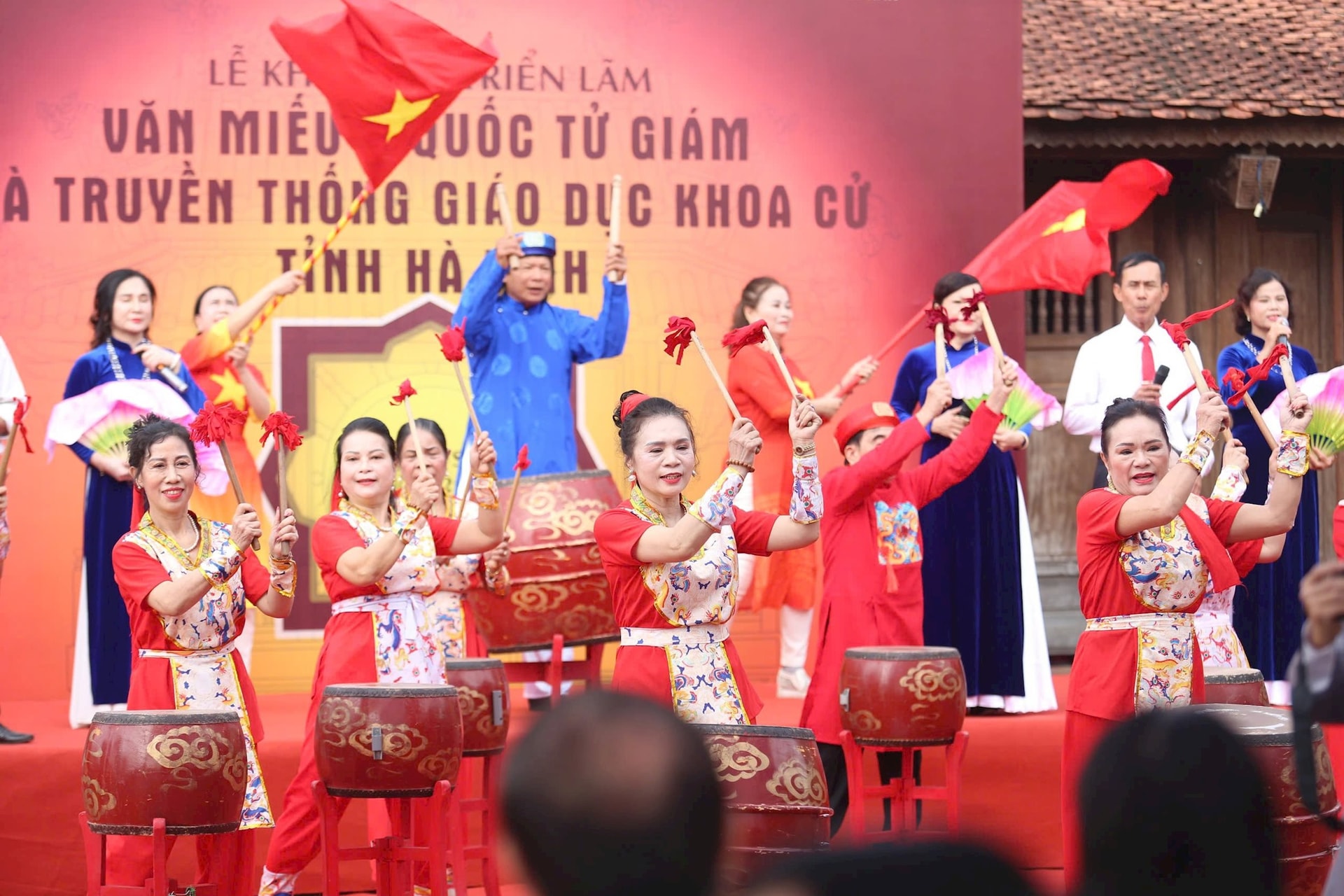 Triển lãm “Văn Miếu - Quốc Tử Giám và Truyền thống giáo dục Khoa bảng tỉnh Hà Tĩnh”- Ảnh 4.