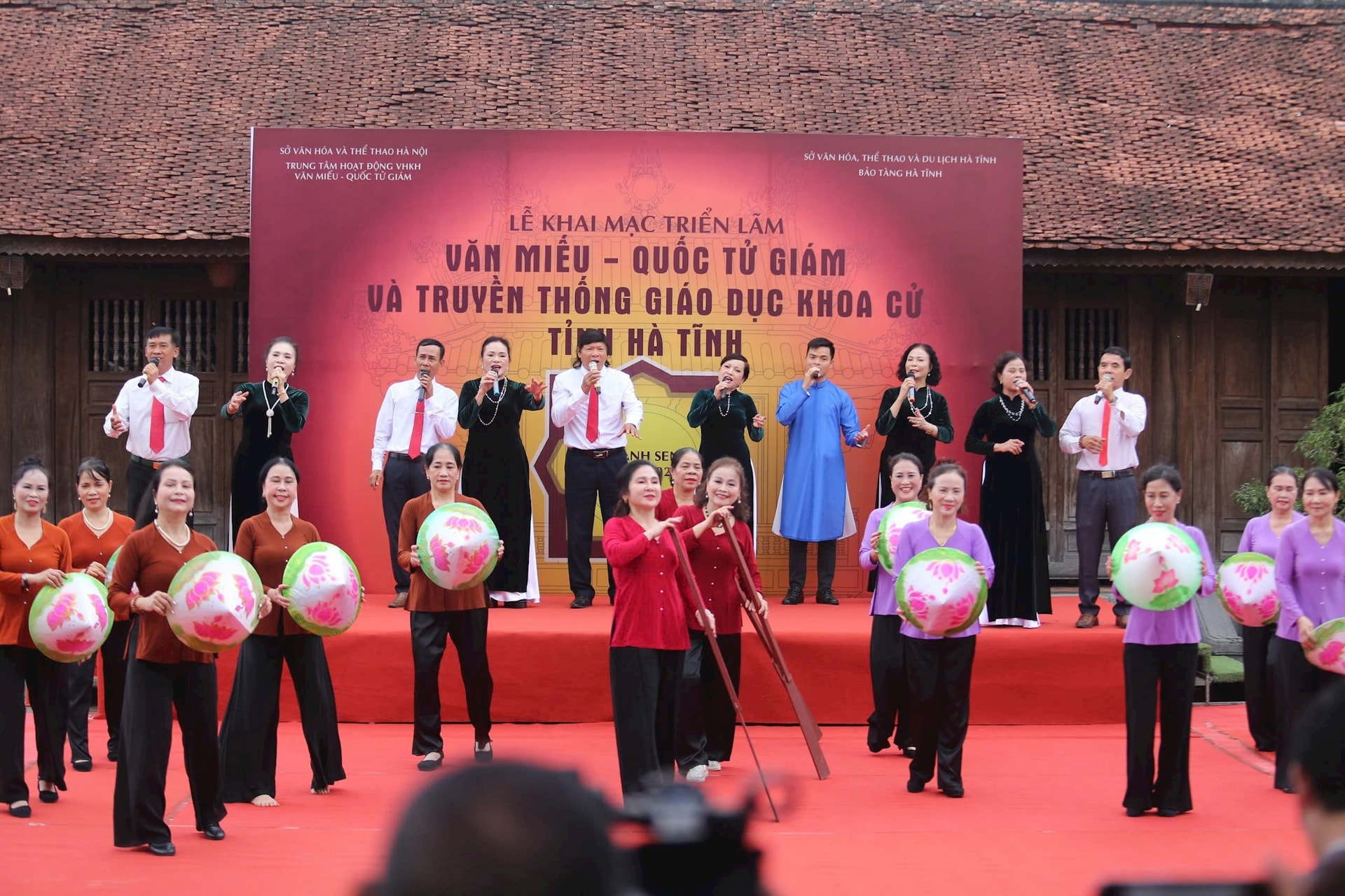 Triển lãm “Văn Miếu - Quốc Tử Giám và Truyền thống giáo dục Khoa bảng tỉnh Hà Tĩnh”- Ảnh 5.