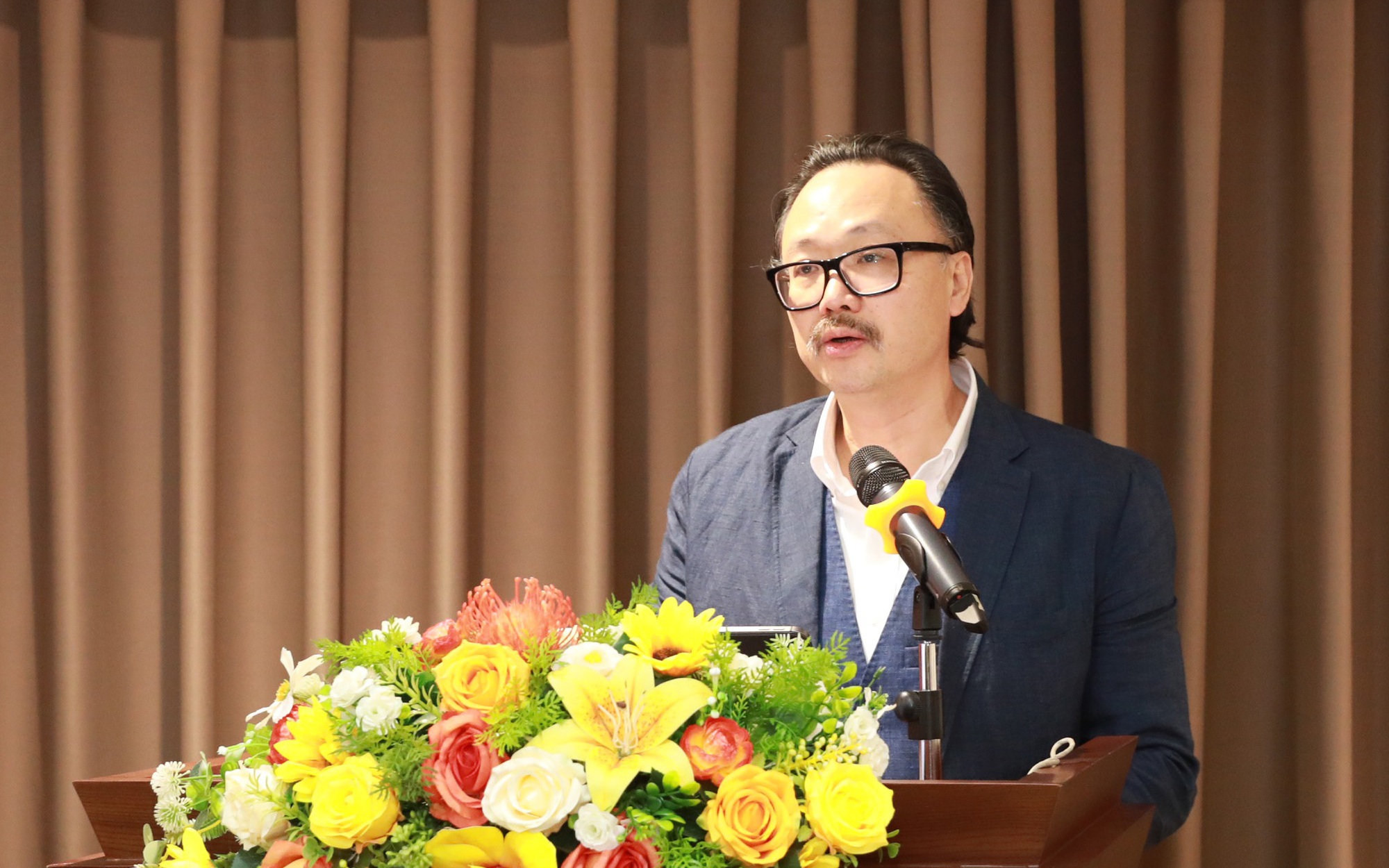 Phó Giám đốc Sở Nông nghiệp và Môi trường Nguyễn Minh Tấn thông tin tại Hội nghị