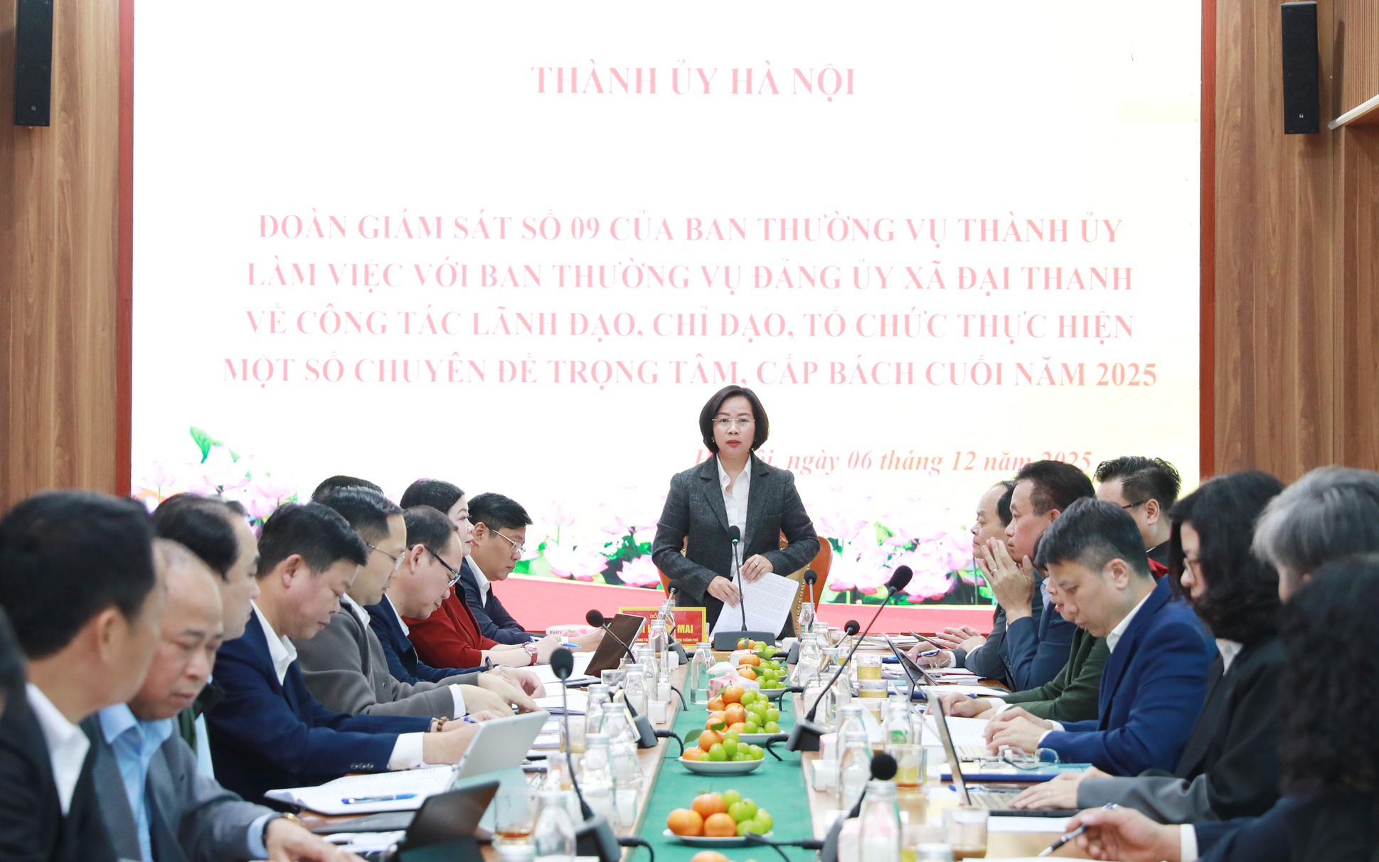 Quang cảnh buổi làm việc