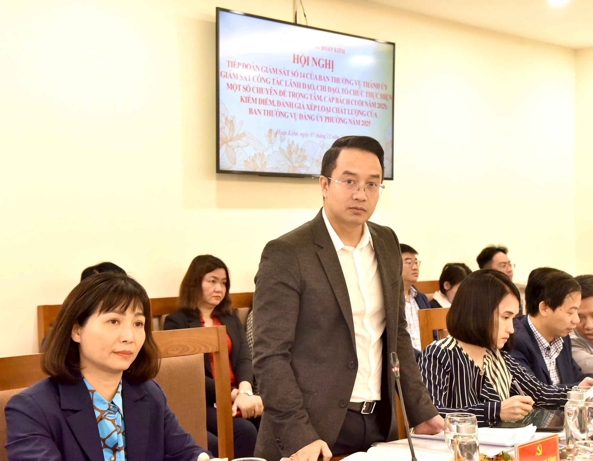 Hoàn Kiếm: Tập trung rà soát vướng mắc về giá đất, hồ sơ pháp lý trong công tác giải phóng mặt bằng- Ảnh 2.